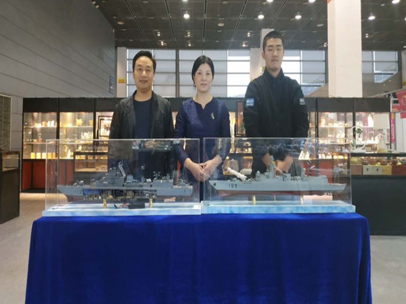 我校深藍(lán)社參加第十屆文博會(huì)工藝美術(shù)作品展喜獲得金獎(jiǎng)