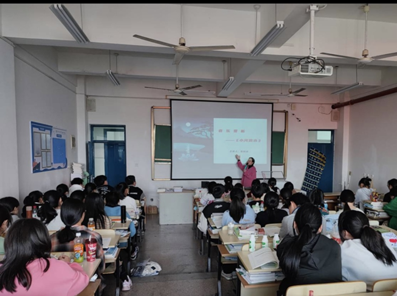 船舶工程學(xué)院舉辦院級公開課評議活動