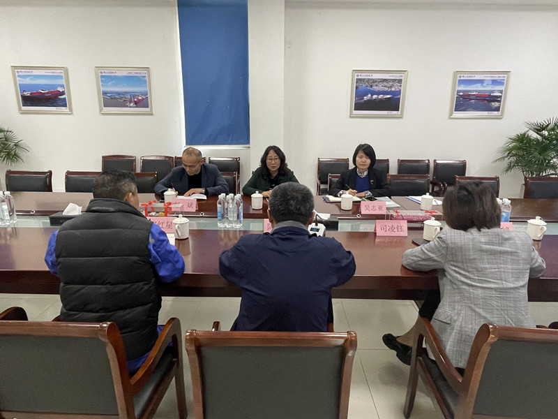 校黨委副書記、五級職員朱雨蘭赴太倉