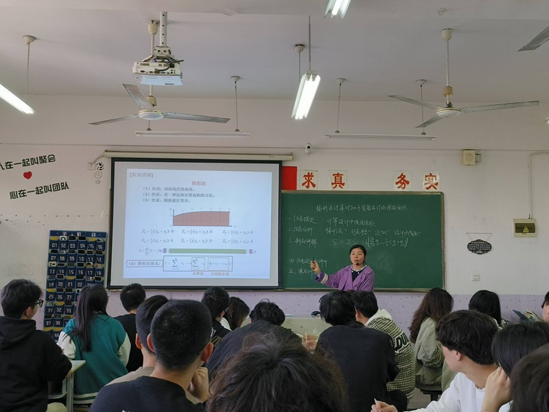 船舶工程學院開展校級公開課評議活動