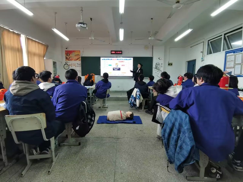 展課堂風采，促教學質(zhì)量