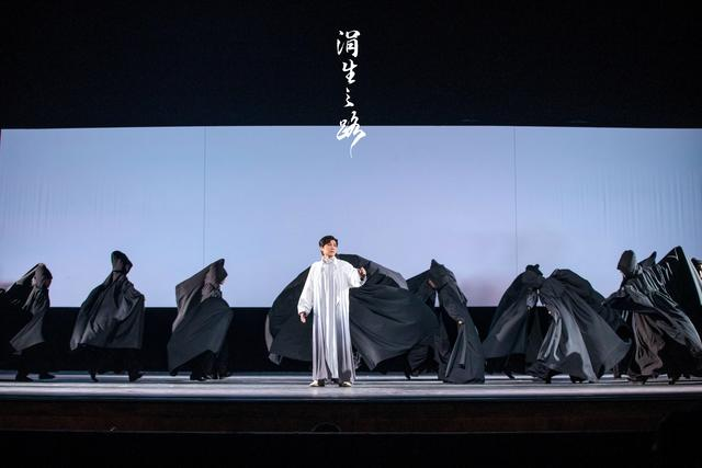 現(xiàn)代錫劇《涓生之路》在我校上演