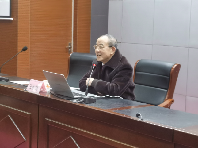 弘揚(yáng)雷鋒精神 常懷愛國之心