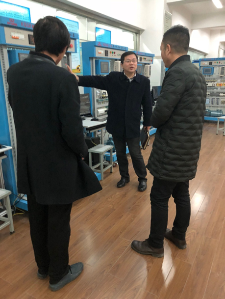 江蘇省交通技師學(xué)院機(jī)電工程系來(lái)學(xué)院交流學(xué)習(xí)