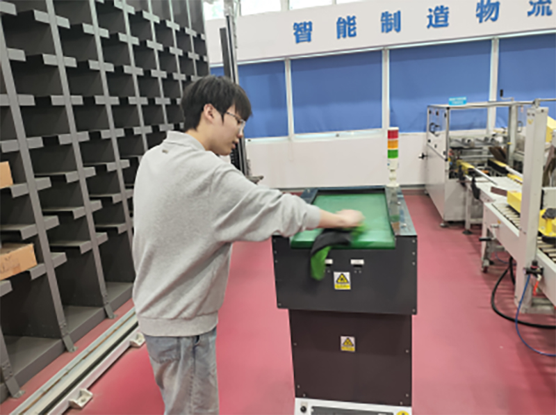 清潔生產(chǎn)線 青春學雷鋒
