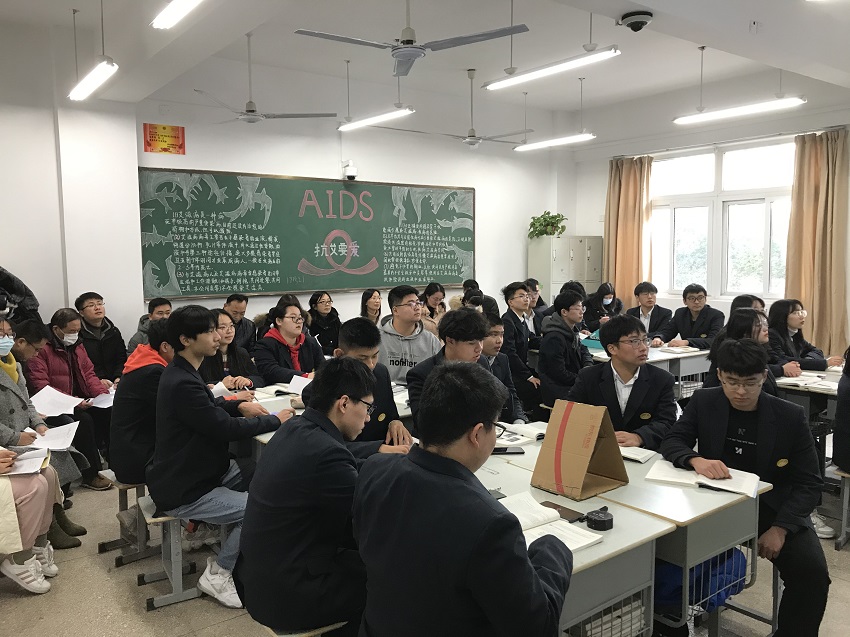 交通工程學(xué)院組織召開本學(xué)期“校課堂教學(xué)展示活動(dòng)”