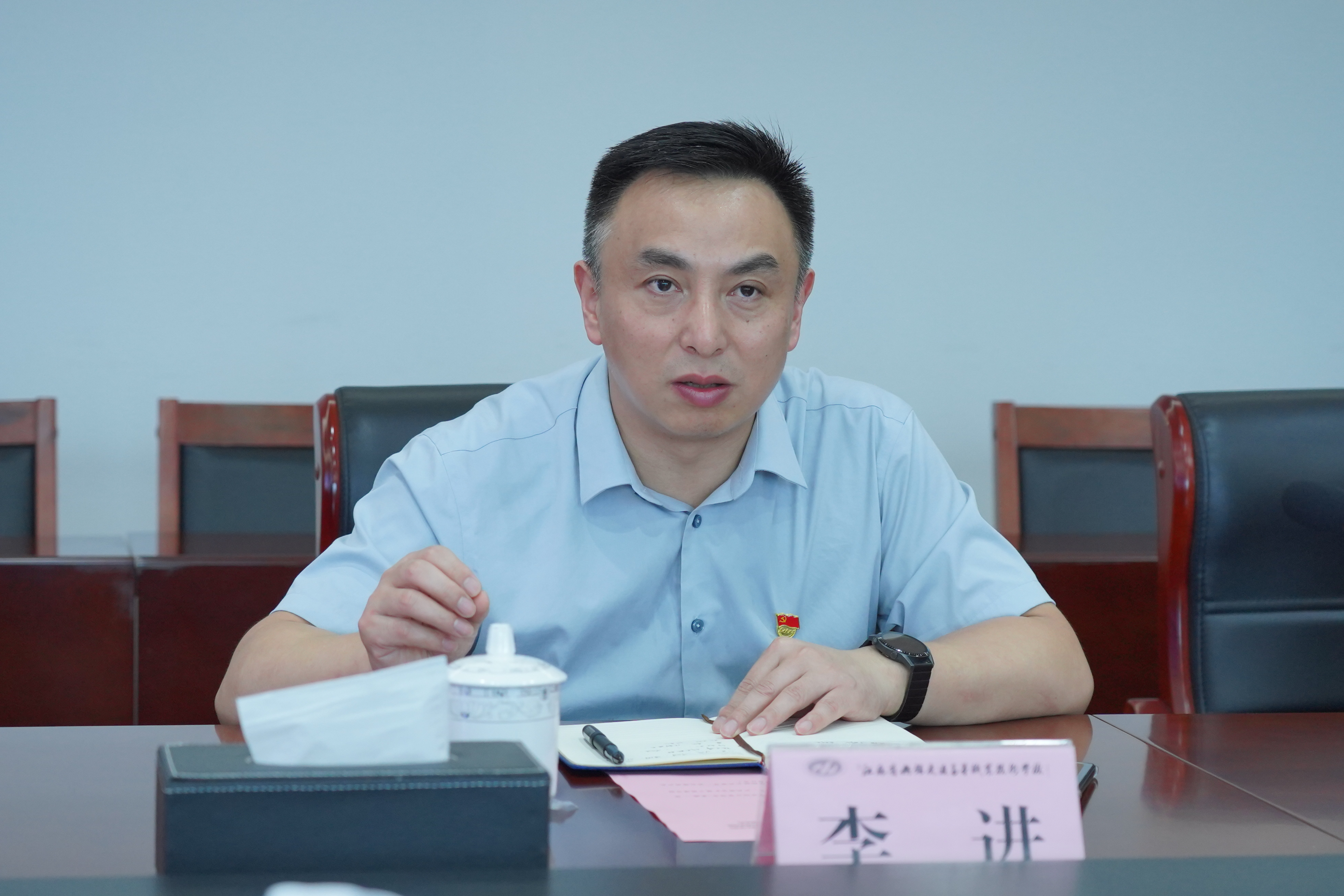 江蘇省無錫交通高等職業(yè)技術學校與江蘇省交通工程建設局滬武錫宜擴建工程建設指揮部舉行“青年啟航 助力錫宜”產(chǎn)學研合作簽約儀式