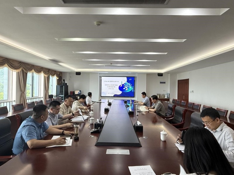 學(xué)校召開(kāi)低空經(jīng)濟(jì)無(wú)人機(jī)應(yīng)用產(chǎn)教融合實(shí)訓(xùn)基地專題會(huì)