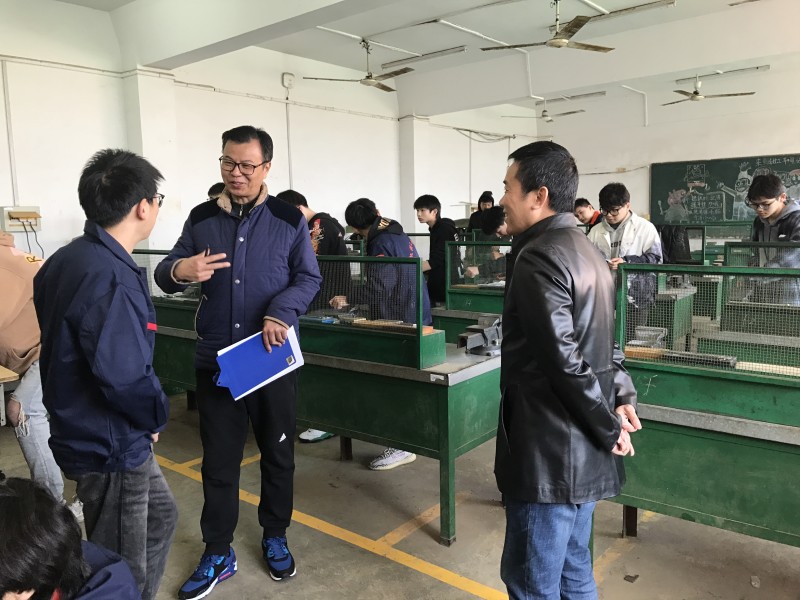  機(jī)械工程學(xué)院開展實(shí)訓(xùn)車間安全檢查