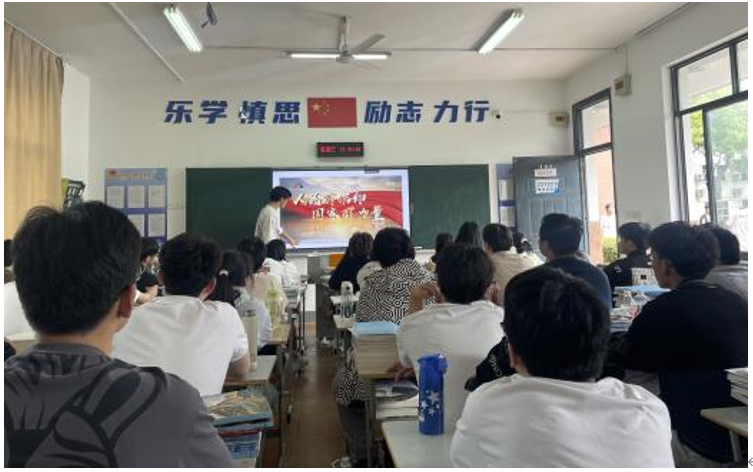 機(jī)械工程學(xué)院舉辦“踐行社會(huì)主義核心價(jià)值觀，爭做新時(shí)代好少年”主題班會(huì)活動(dòng)