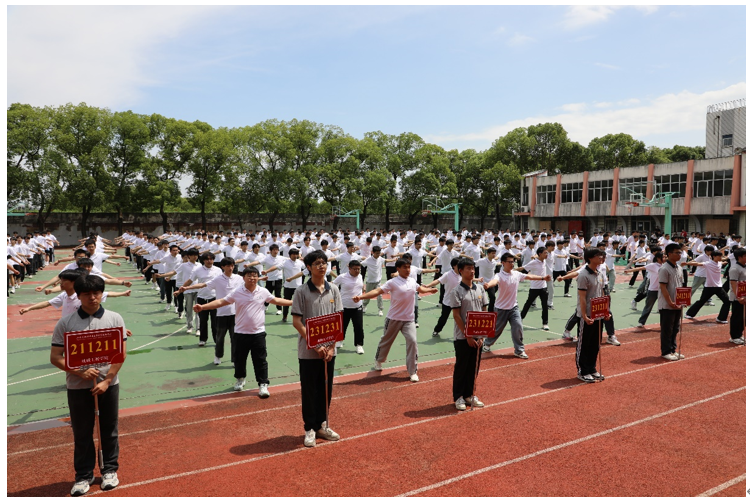 每天鍛煉一小時(shí)，健康工作 50 年，幸福生活一輩子 ---機(jī)械工程學(xué)院首屆廣播體操比賽