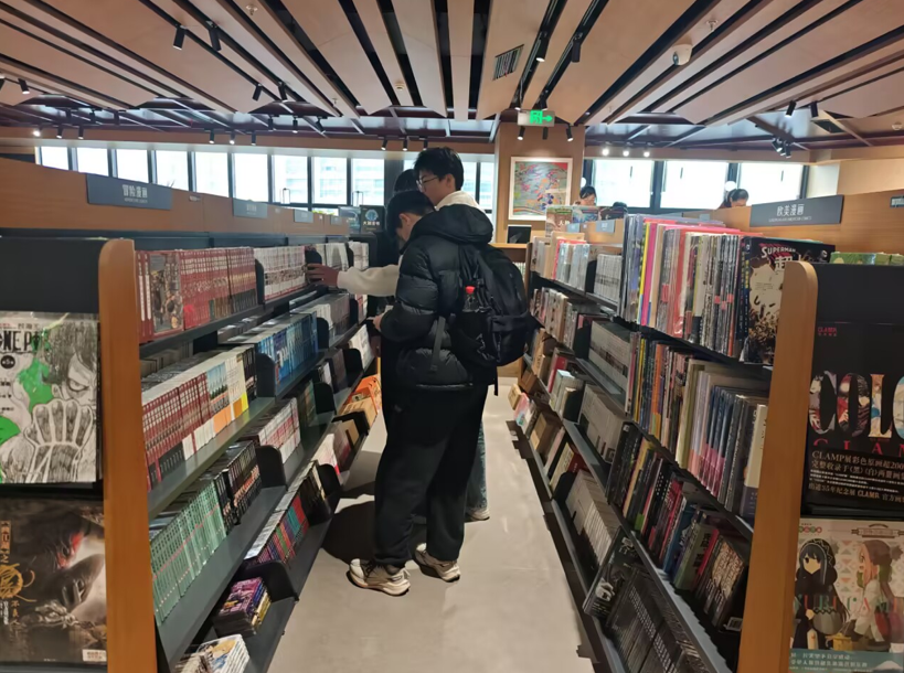 書店“打卡”新潮流  交校學子齊勤奮 ----241211班讀書行