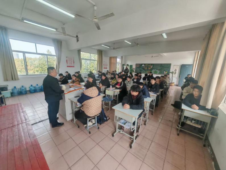 技能改變命運(yùn)，奮斗書寫青春