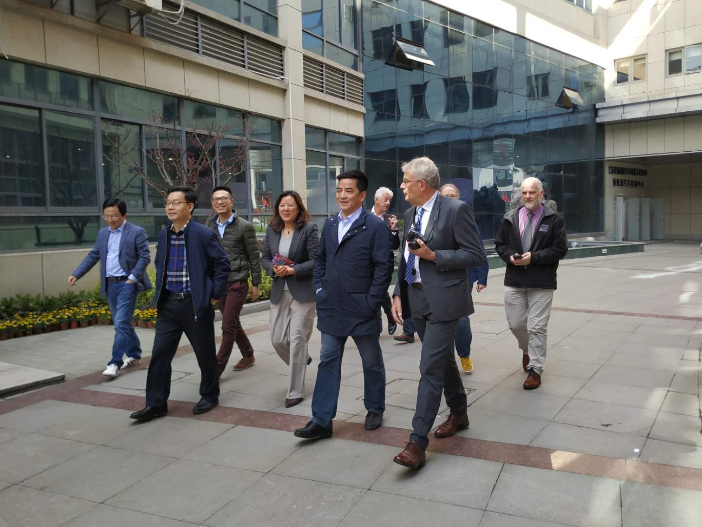 新西蘭奧塔哥理工學(xué)院Marc Doesburg一行6人來(lái)校洽談參訪交流