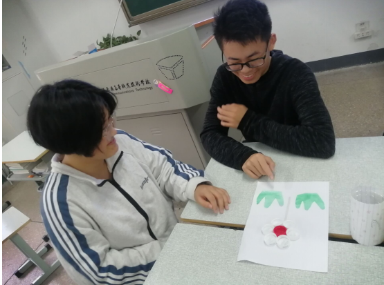 “變廢為寶我行動”環(huán)保手工舊物改造DIY活動 綠色心環(huán)保社團