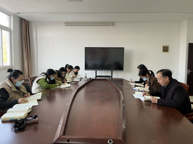 物流管理學(xué)院黨總支召開中心組理論學(xué)習(xí)擴大會議