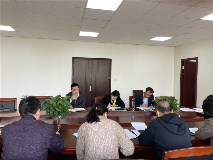 學(xué)校組織召開加強(qiáng)安全教育防范學(xué)生極端事件專題研判會議
