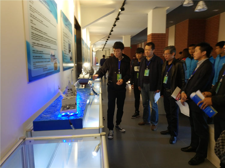 1541725797499085880.jpg 參賽選手現(xiàn)場介紹作品設計制作理念.jpg