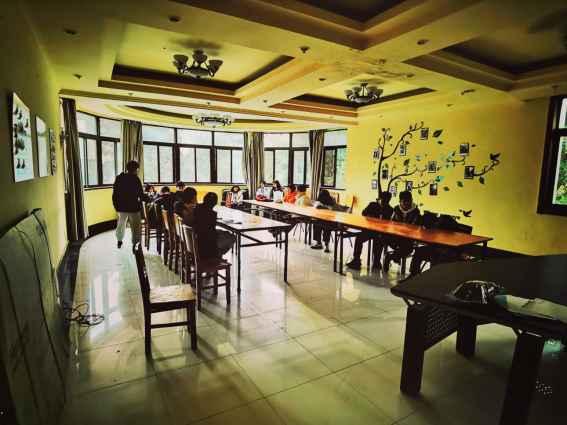 江蘇省無錫交通高等職業(yè)技術(shù)學(xué)校心理健康協(xié)會開展“盲人排隊(duì)”朋輩團(tuán)輔活動