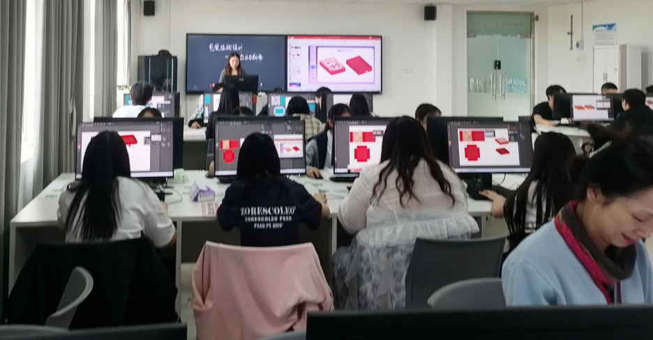 信息管理學(xué)院青年教師王明軒開設(shè)校級公開課