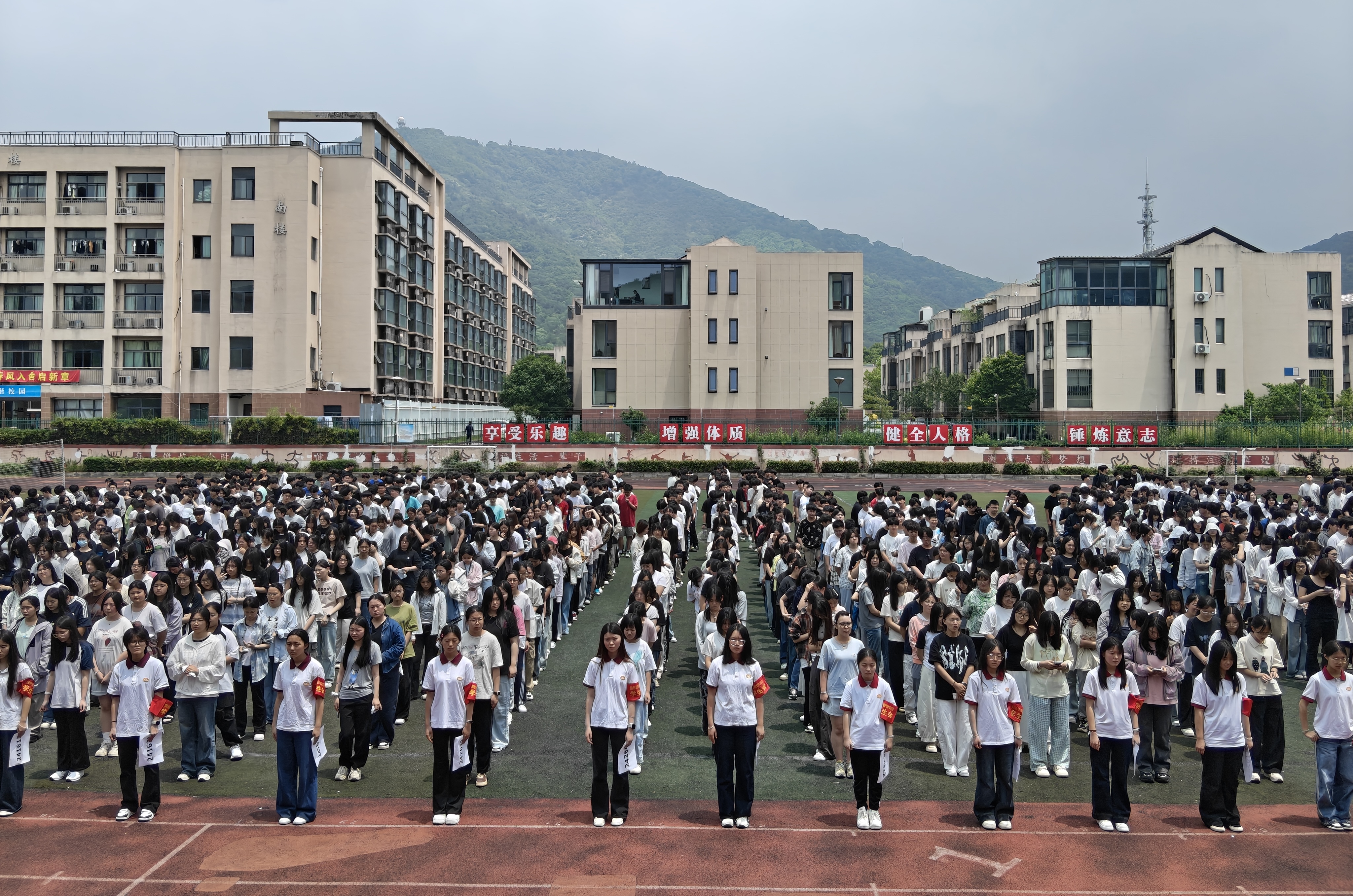 以練筑防，以行踐安——信息管理學院開展消防應急疏散演練活動