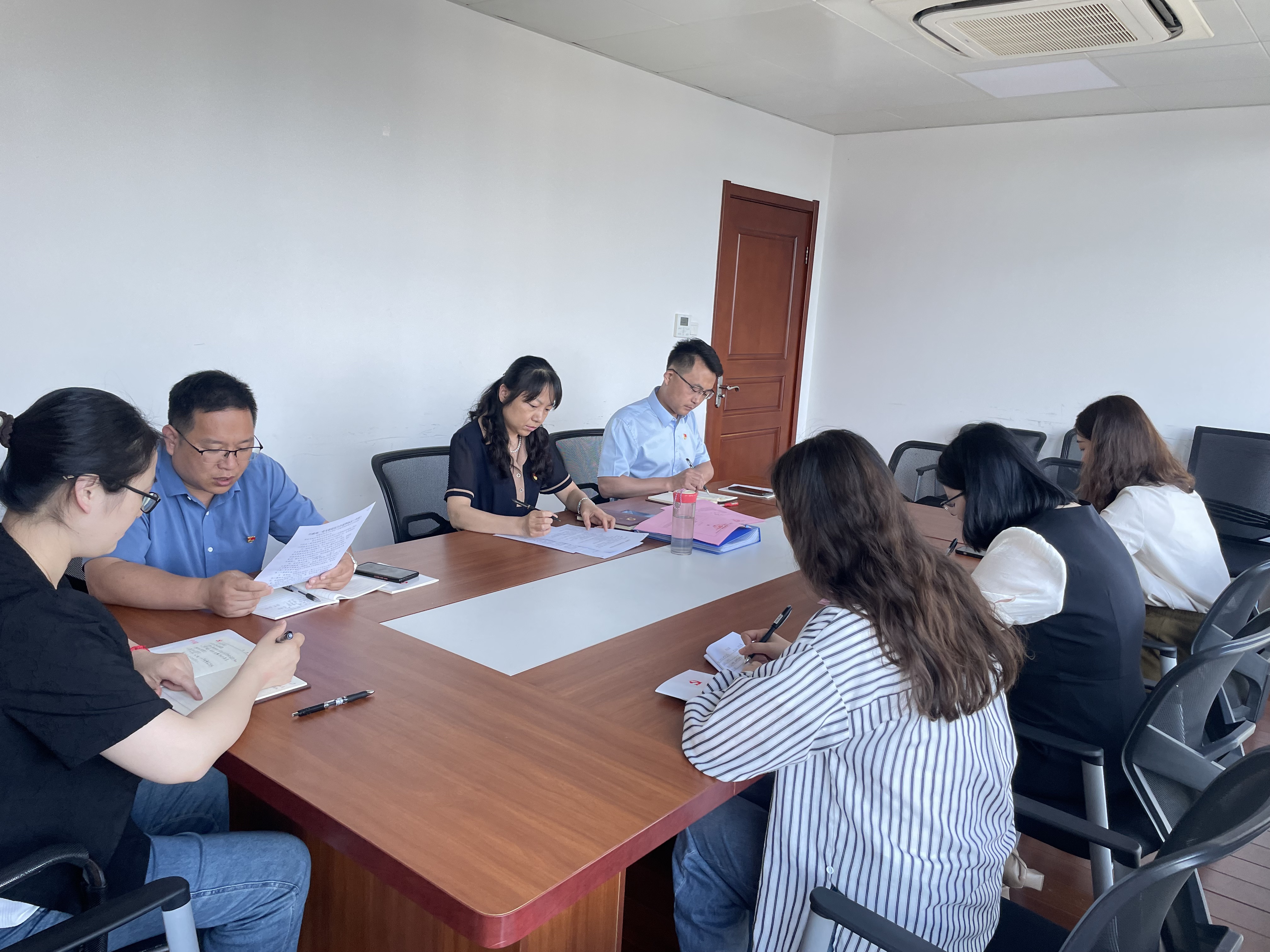 行政第二黨支部召開黨支部選舉大會(huì)