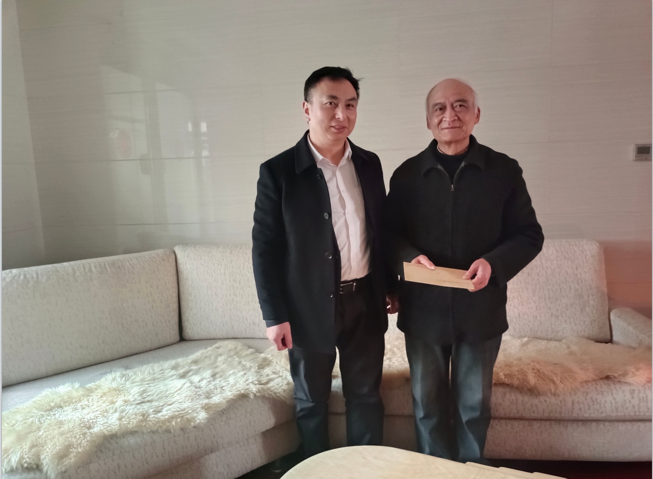 春節(jié)慰問暖桑榆，年韻濃時情亦濃 ——學(xué)校組織開展春節(jié)走訪慰問活動